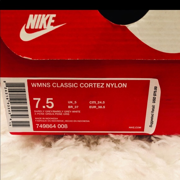 Classic Nike Cortez - Picture 4 of 13